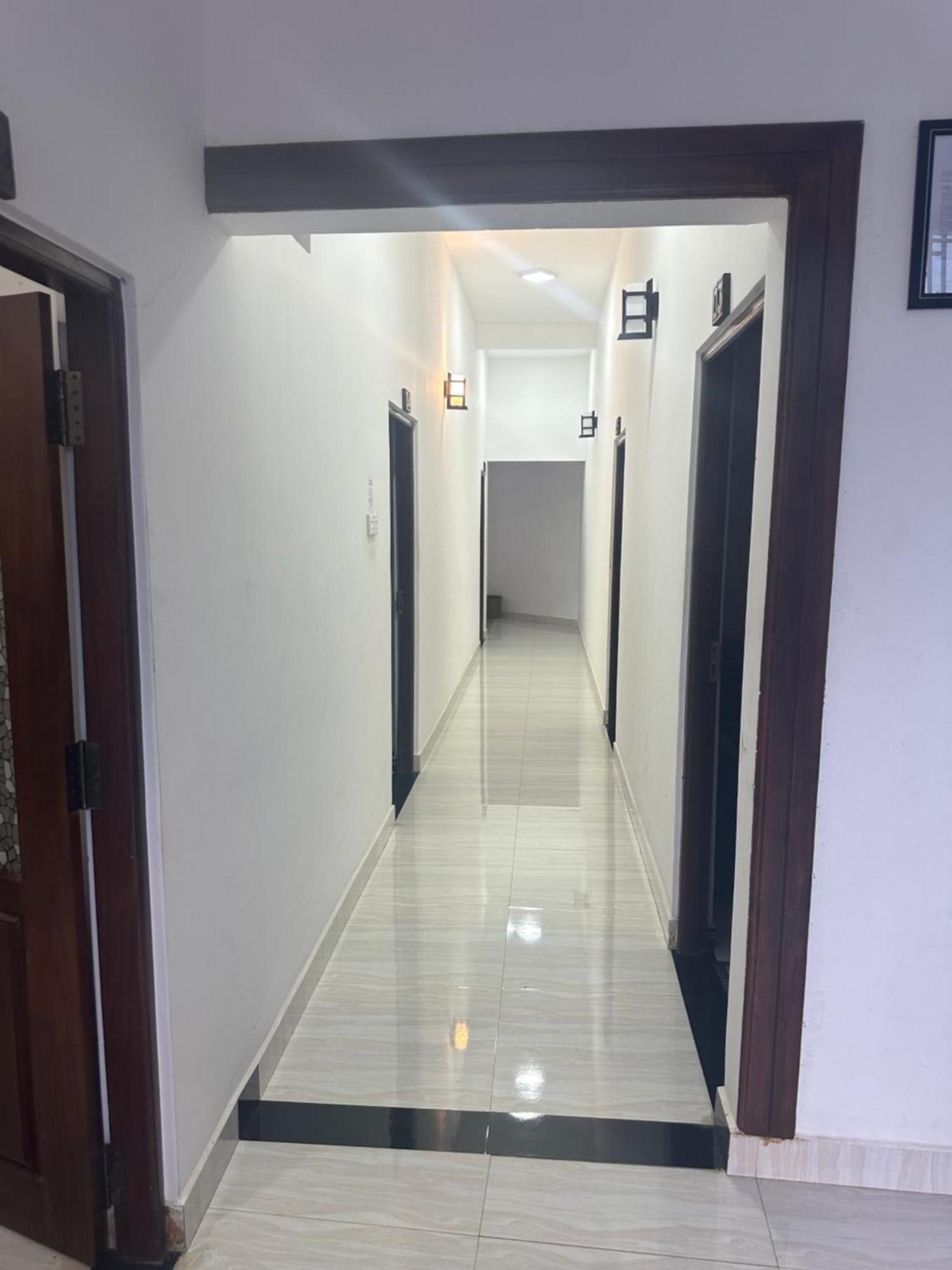 S N S Guest House Galewela Esterno foto